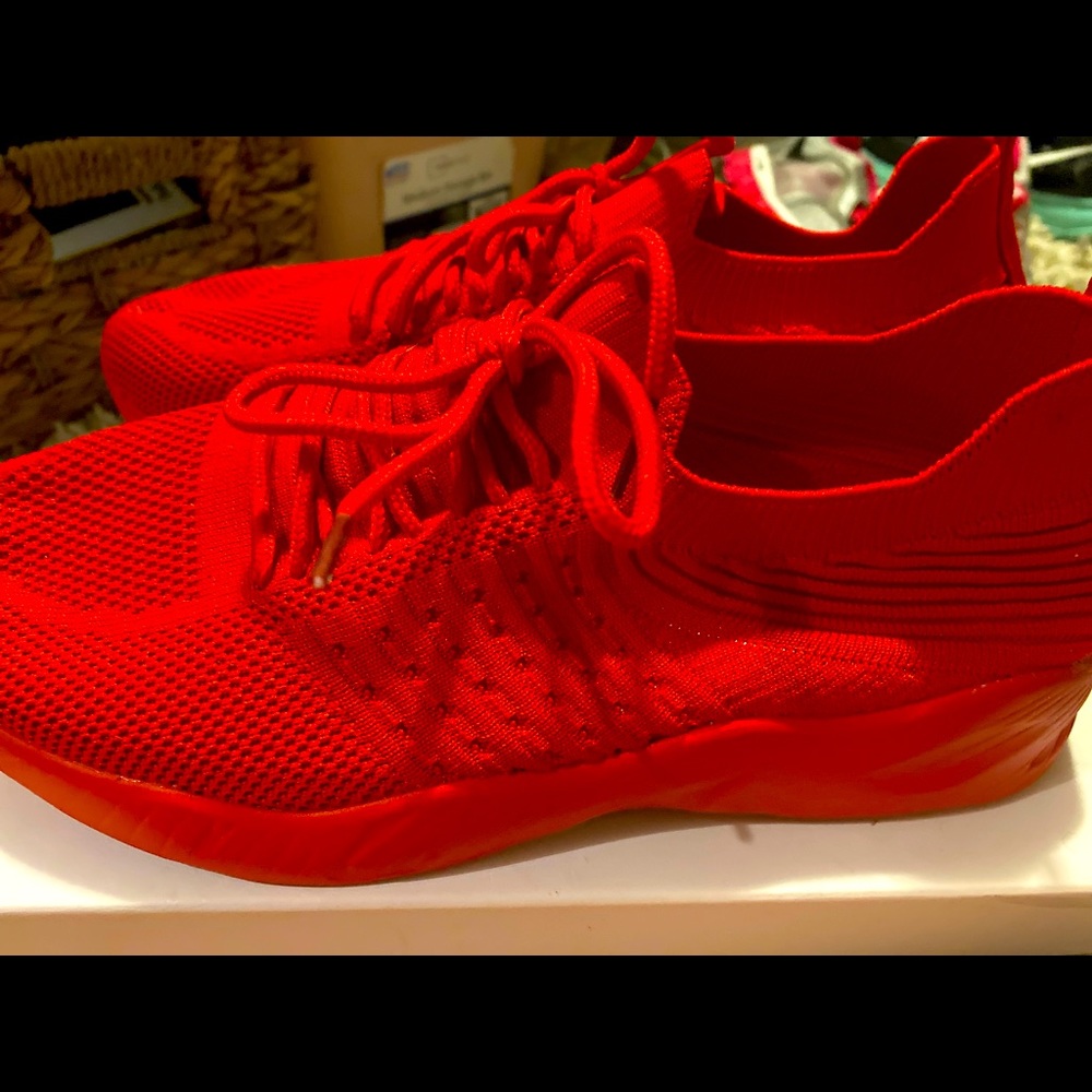 BRAND NEW NEVER WORN SIZE 8
